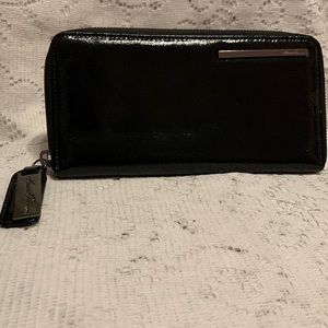 Kenneth Cole Zip Around Wallet